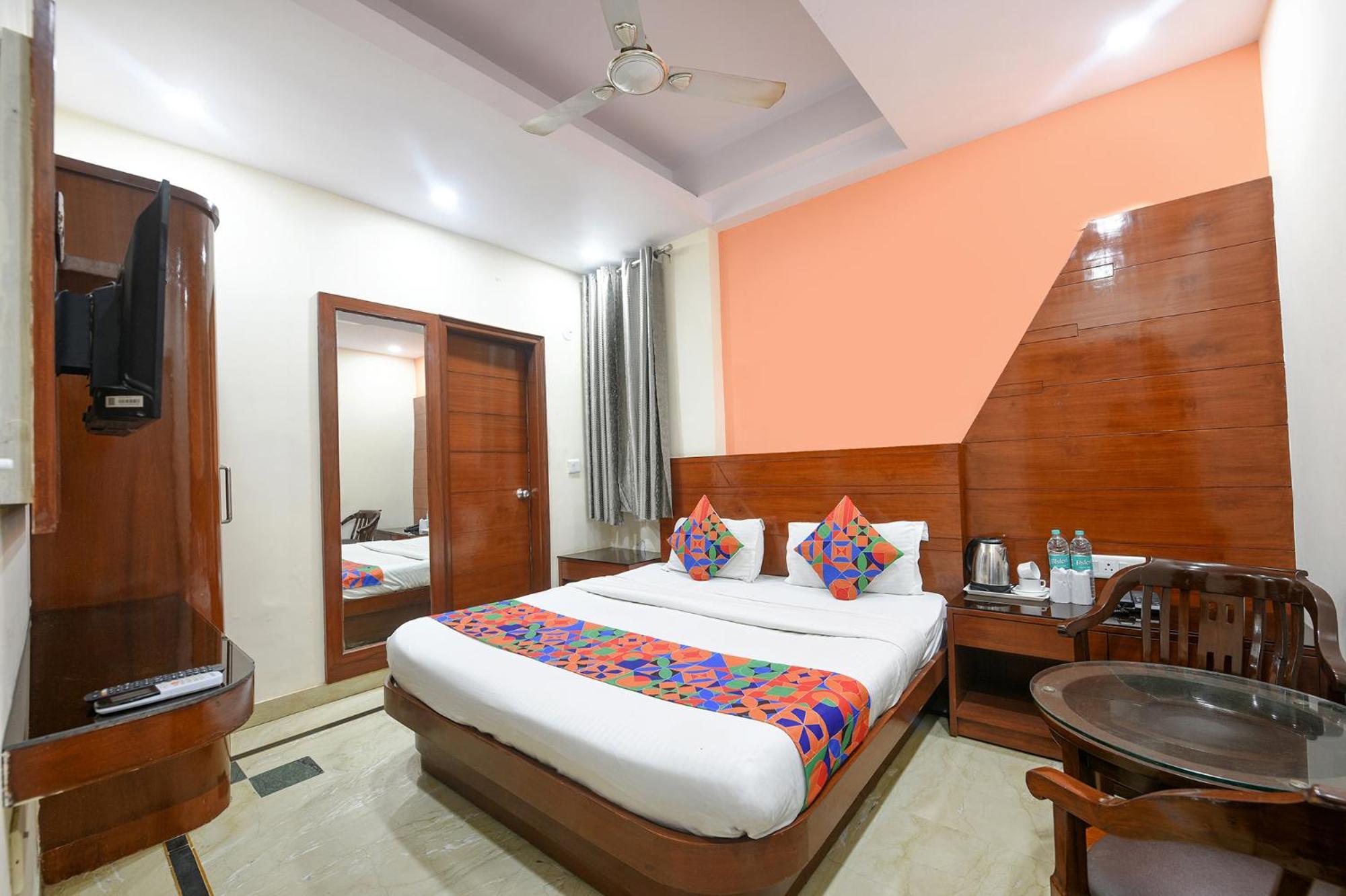 Fabhotel Jaggi Palace Karol Bagh Delhi  Exterior photo